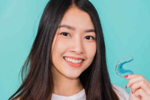 Invisalign Aligners: What to Expect From Your First Tray to Final Smile